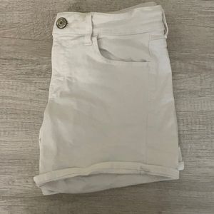 American Eagle Size 8 White Jean Shorts